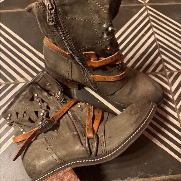 A.S 98 army and tan boots - Picture 1 of 5